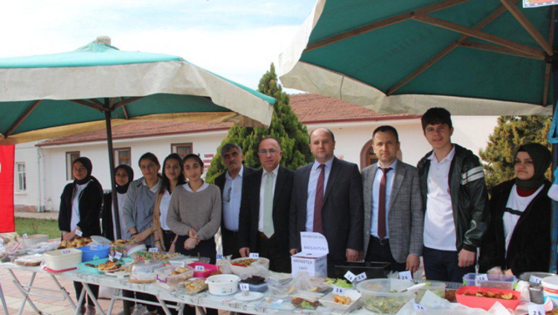 Milli Eğitim Müdürümüz Mehmetçik Yararına Açılan Kermesi Ziyaret Etti