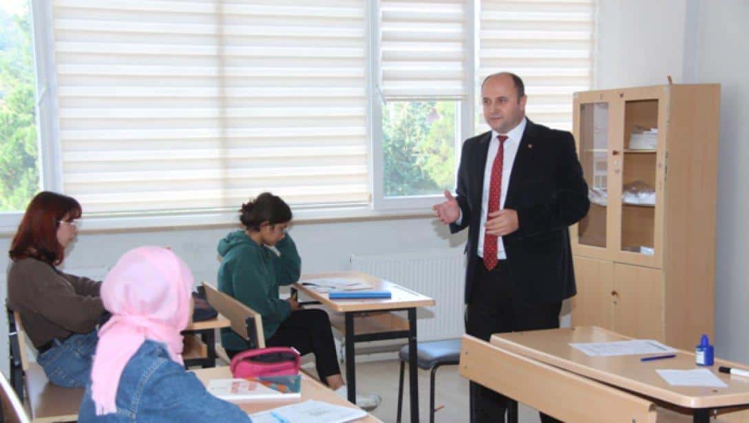   Taşova Milli Eğitim Müdürümüz Mustafa Tümer DYK kurslarını ziyaret etti