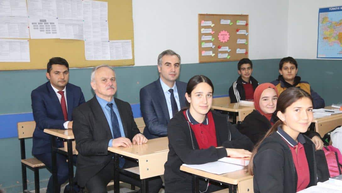 Kaymakamımız Efe Kılıç ve Milli Eğitim Müdürümüz Köy Okullarını Ziyaret Etti